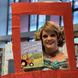 Dolly Diamond Loves Library Lovers' Day